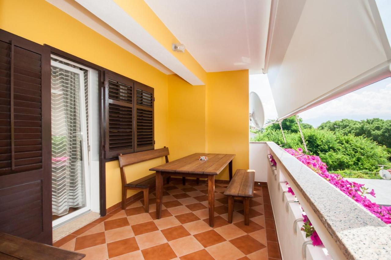 Apartments Surfinia Baška Екстериор снимка